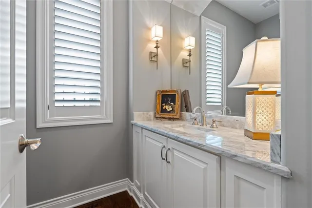 $1,475,000 | 6325 Edgewater Drive, Parkville, MO 64152