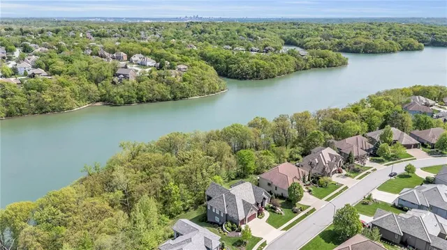 $1,475,000 | 6325 Edgewater Drive, Parkville, MO 64152