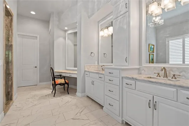 $1,475,000 | 6325 Edgewater Drive, Parkville, MO 64152