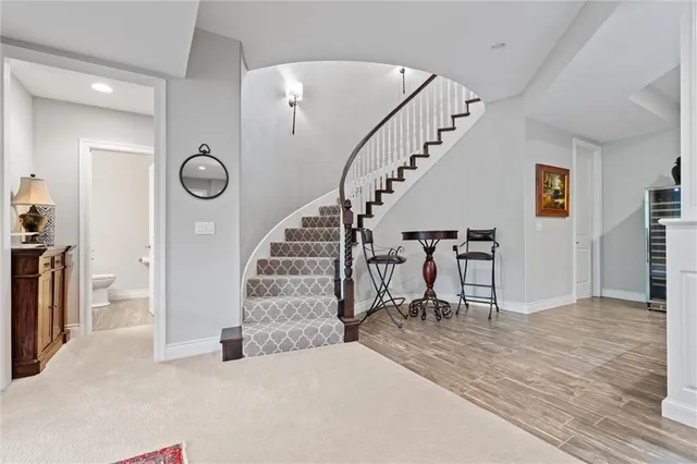 $1,475,000 | 6325 Edgewater Drive, Parkville, MO 64152