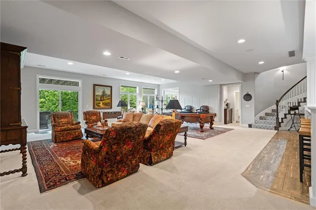 $1,475,000 | 6325 Edgewater Drive, Parkville, MO 64152