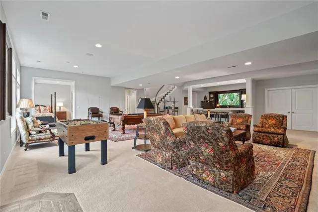 $1,475,000 | 6325 Edgewater Drive, Parkville, MO 64152