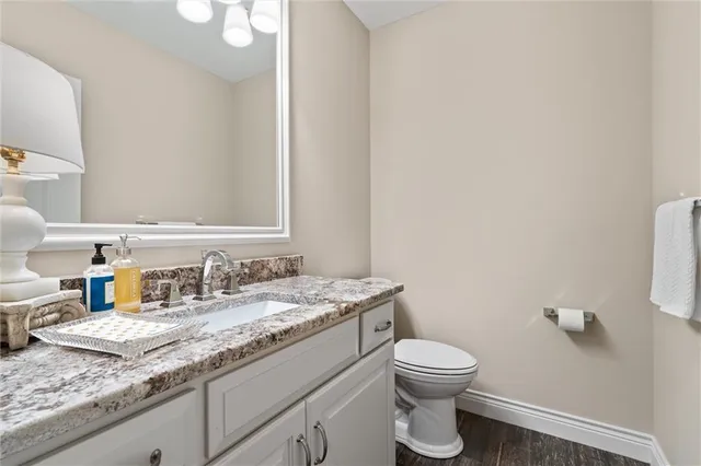 $1,475,000 | 6325 Edgewater Drive, Parkville, MO 64152