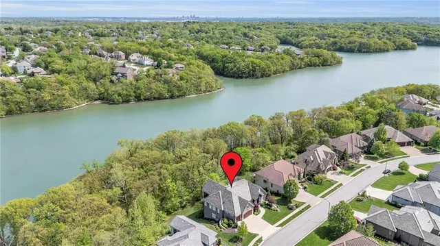$1,475,000 | 6325 Edgewater Drive, Parkville, MO 64152