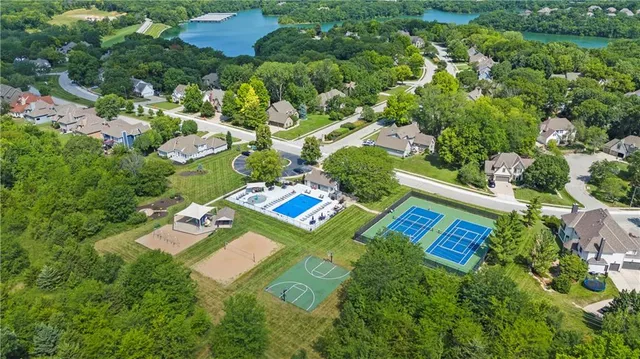 $1,475,000 | 6325 Edgewater Drive, Parkville, MO 64152