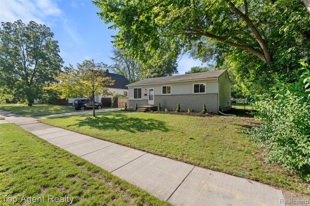 13738 Toepfer Road Warren, MI 48089 - Photo 34 of 47