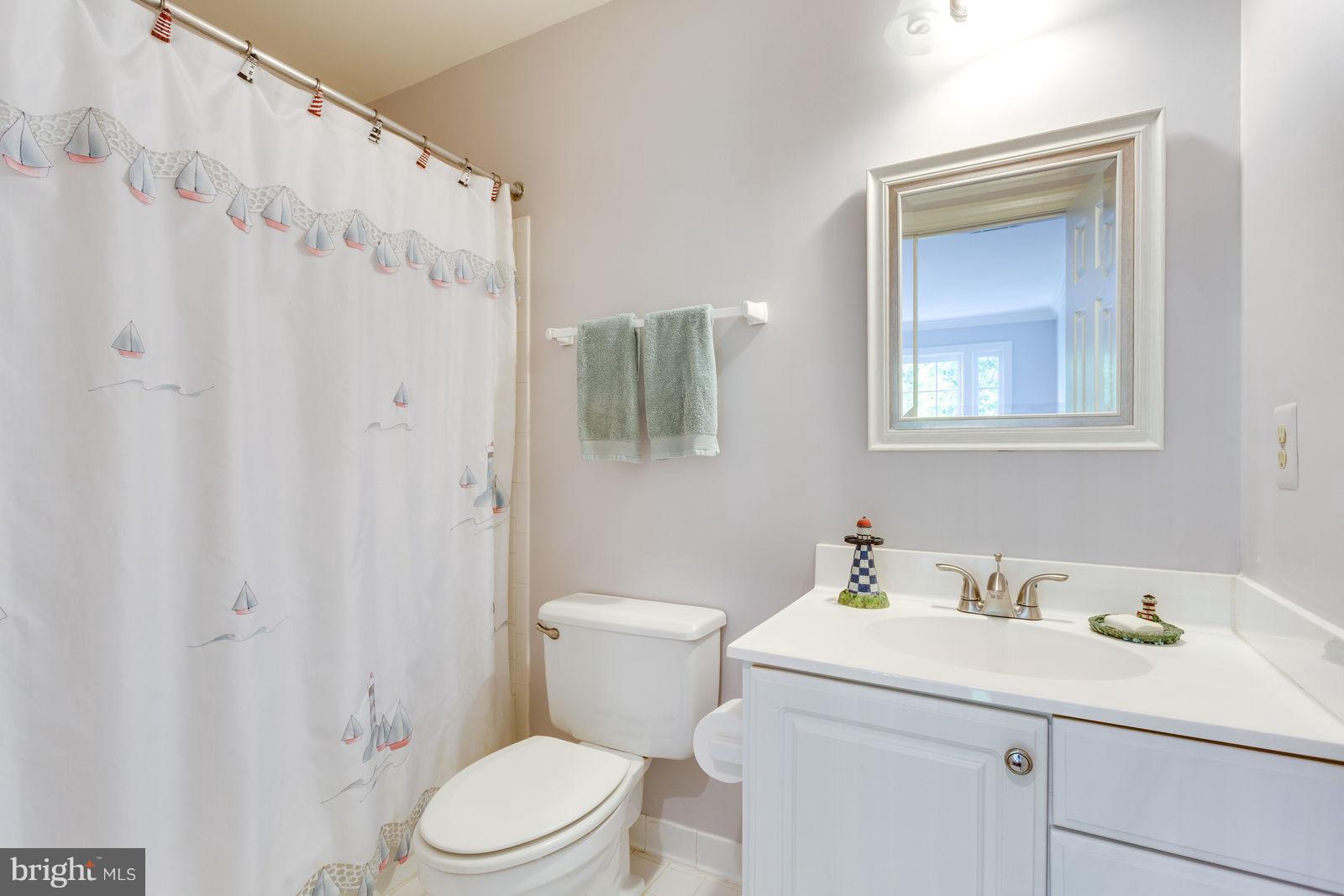 1237 Tottenham Court Reston, VA 20194 - Photo 19 of 30 Bath 3