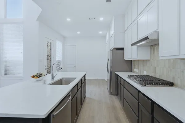 $2,900 | 19722 Riverbed Lane, Cypress, TX 77433