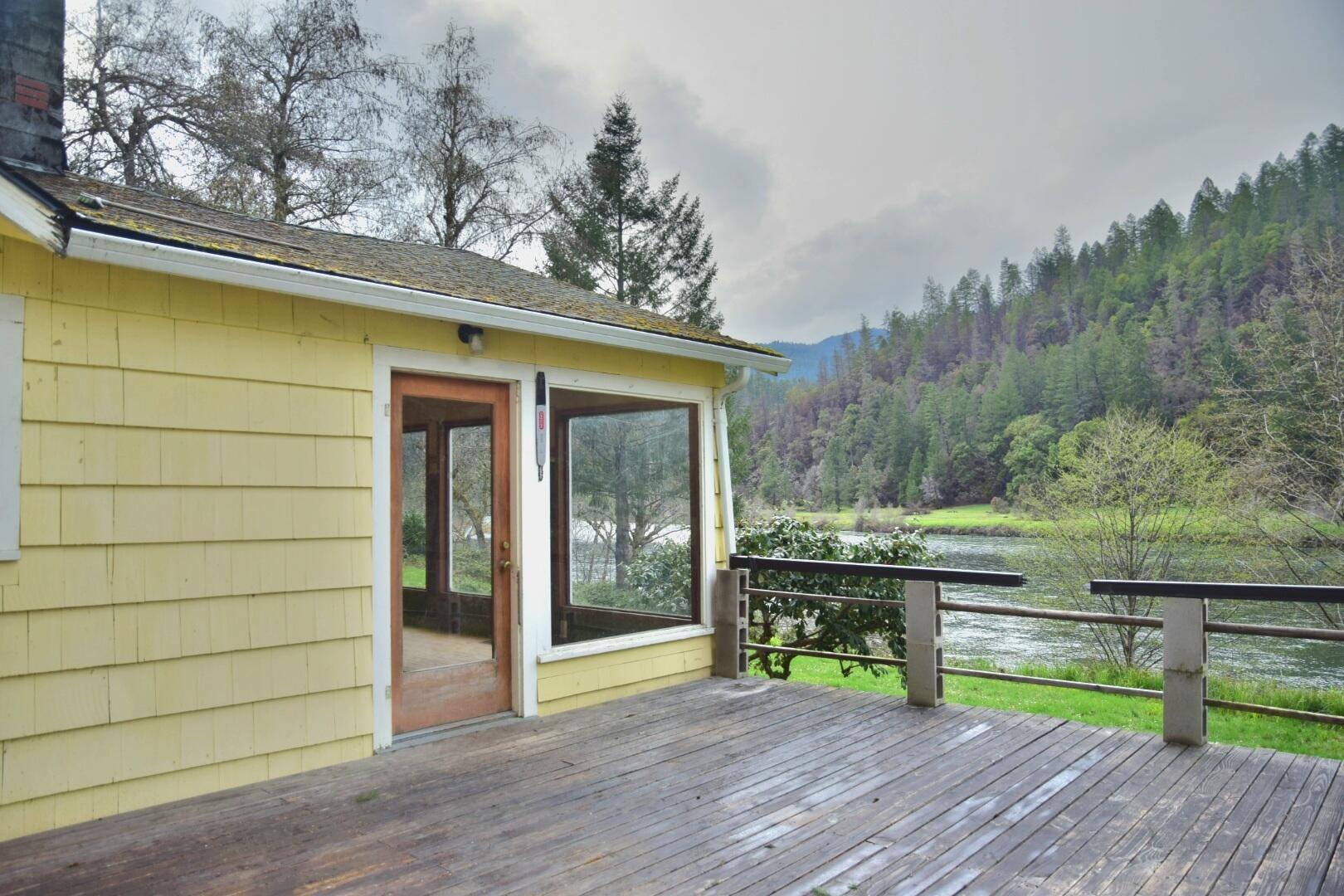 10526 Galice Road Merlin, OR 97532 - Photo 5 of 19 DSC_0645
