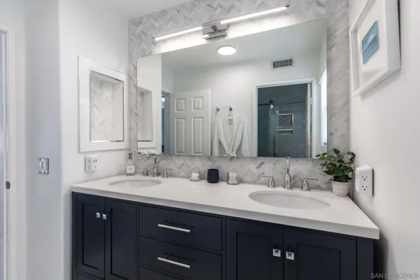 $1,050,000 | 2471 Bear Rock Glen, Escondido, CA 92026