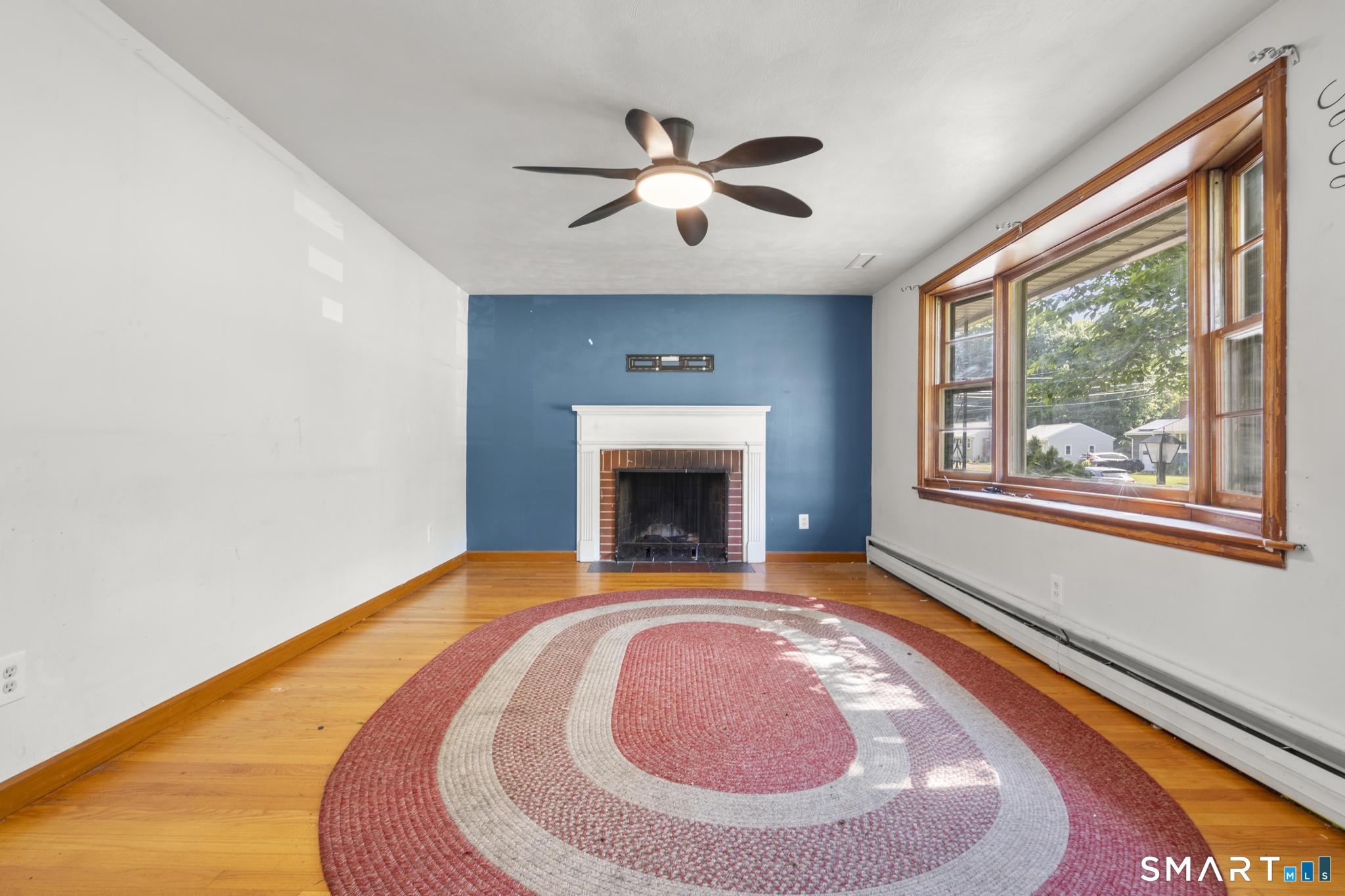 27 Allen Street Enfield, CT 06082 - Photo 5 of 32