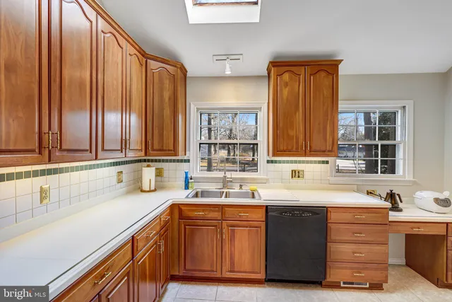 $4,300 | 9232 Forest Haven Drive, Alexandria, VA 22309