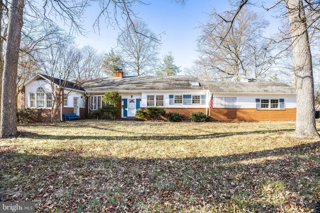 $4,300 | 9232 Forest Haven Drive, Alexandria, VA 22309