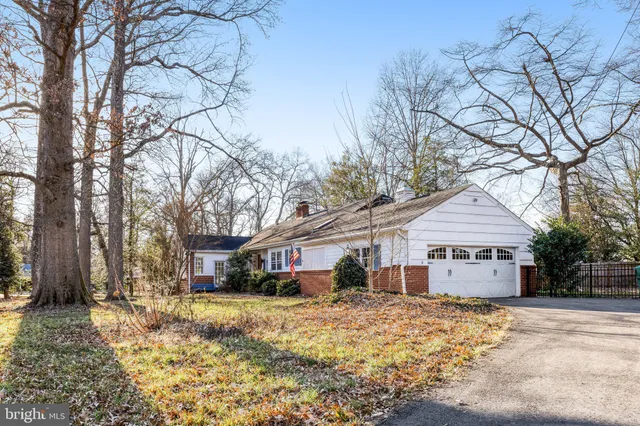 $4,300 | 9232 Forest Haven Drive, Alexandria, VA 22309