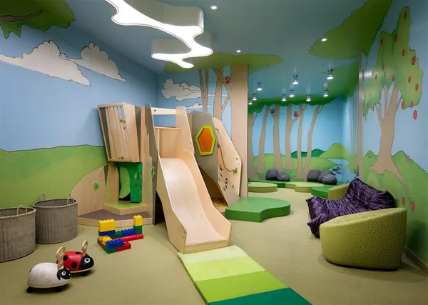 a view of lobby with livingroom