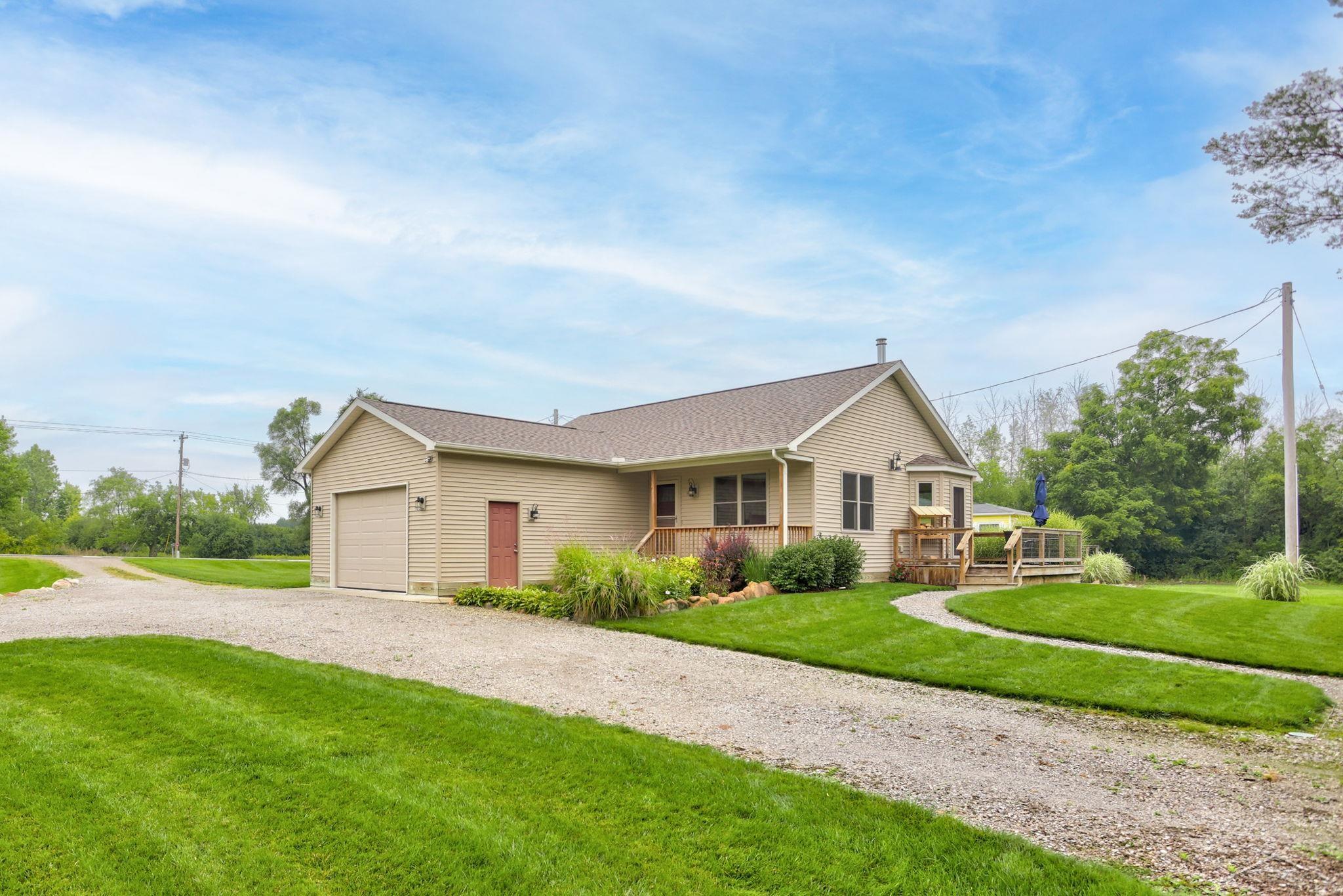 4179 Coldwater Road Flint, MI 48504 - Photo 4 of 76 50120504-3.JPG
