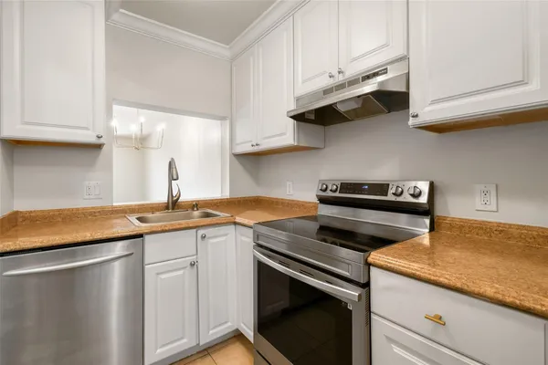 $300,000 | 410 North Cypress Drive, Unit 11, Tequesta, FL 33469