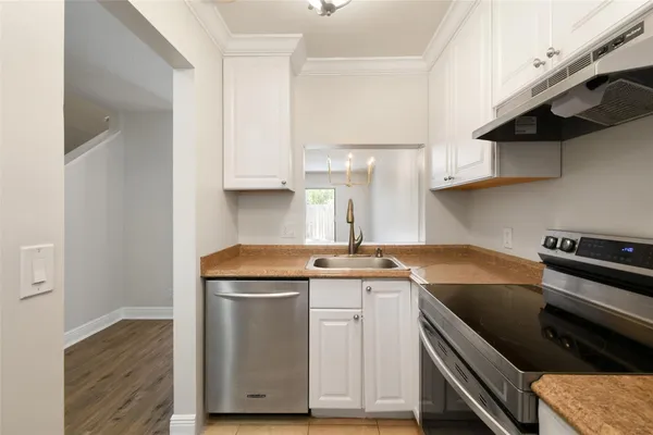 $300,000 | 410 North Cypress Drive, Unit 11, Tequesta, FL 33469