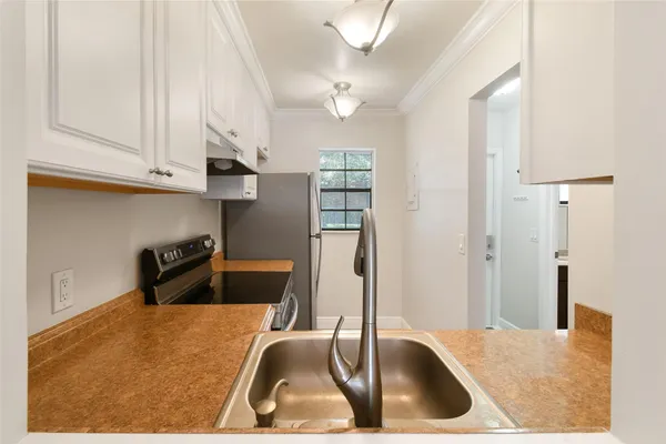 $300,000 | 410 North Cypress Drive, Unit 11, Tequesta, FL 33469