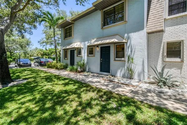 $300,000 | 410 North Cypress Drive, Unit 11, Tequesta, FL 33469
