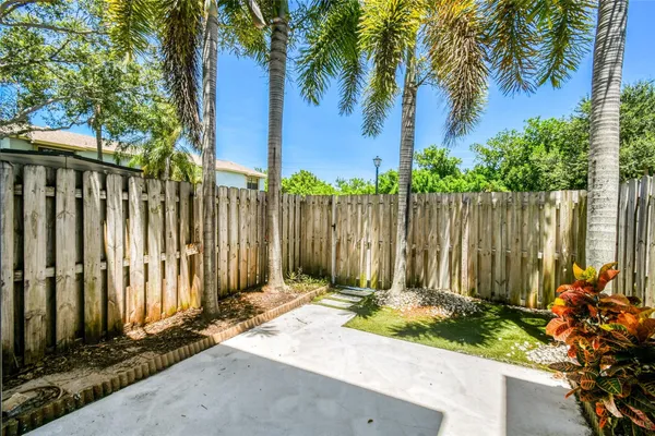 $300,000 | 410 North Cypress Drive, Unit 11, Tequesta, FL 33469
