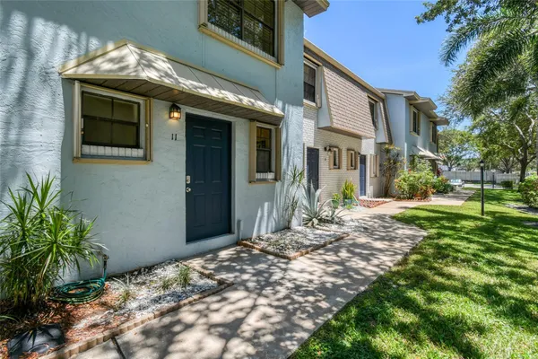 $300,000 | 410 North Cypress Drive, Unit 11, Tequesta, FL 33469