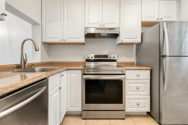 $300,000 | 410 North Cypress Drive, Unit 11, Tequesta, FL 33469