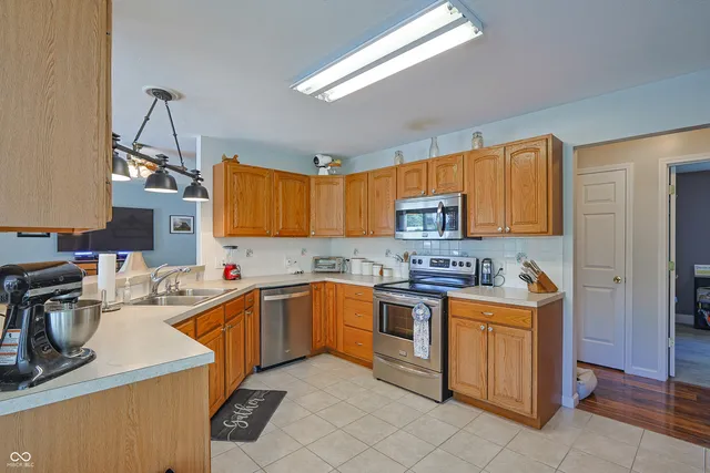 $340,000 | 6115 Prairie Stream Way, Columbus, IN 47203