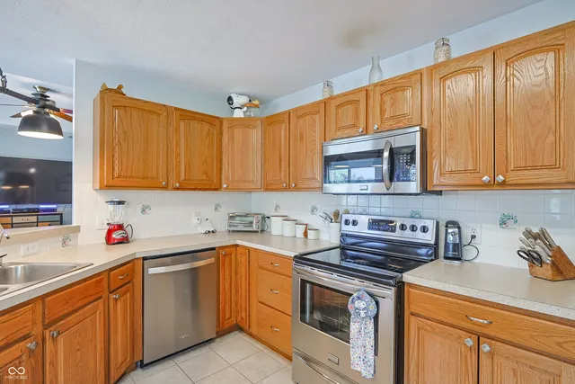 $340,000 | 6115 Prairie Stream Way, Columbus, IN 47203