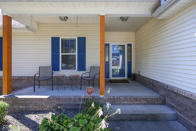 $340,000 | 6115 Prairie Stream Way, Columbus, IN 47203