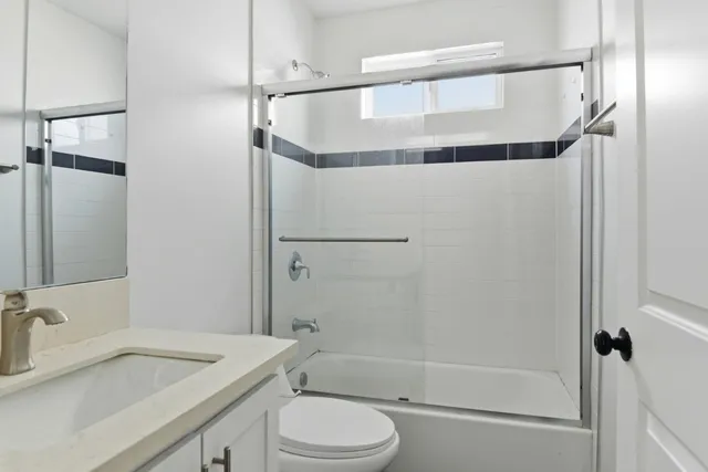 $3,850 | 3918 Brighton Avenue, Los Angeles, CA 90062