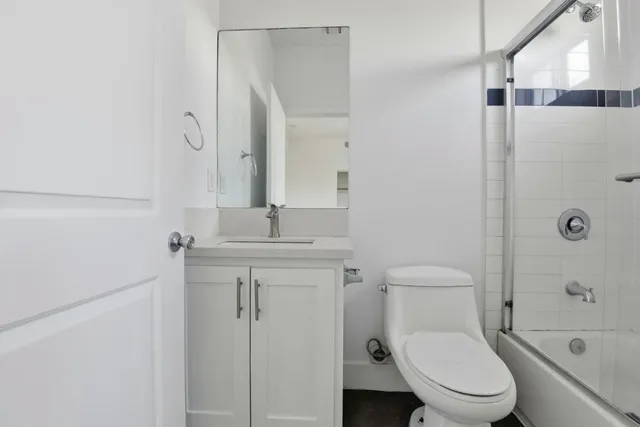 $3,850 | 3918 Brighton Avenue, Los Angeles, CA 90062