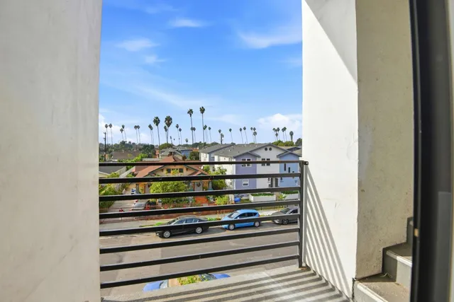 $3,850 | 3918 Brighton Avenue, Los Angeles, CA 90062