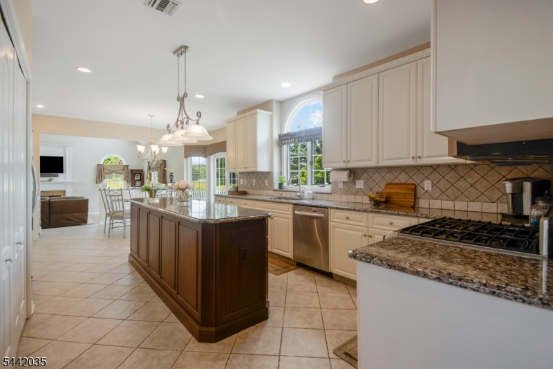 23 Deer Path Hillsborough, NJ 08844 - Photo 10 of 37