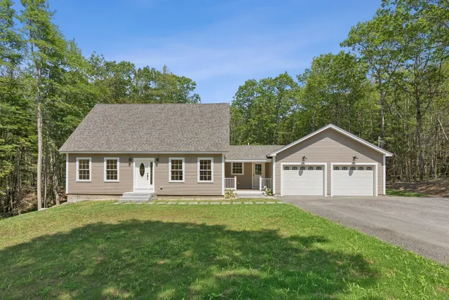 $895,000 | 2 Woods Run, York, ME 03909