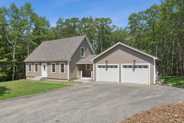 $895,000 | 2 Woods Run, York, ME 03909