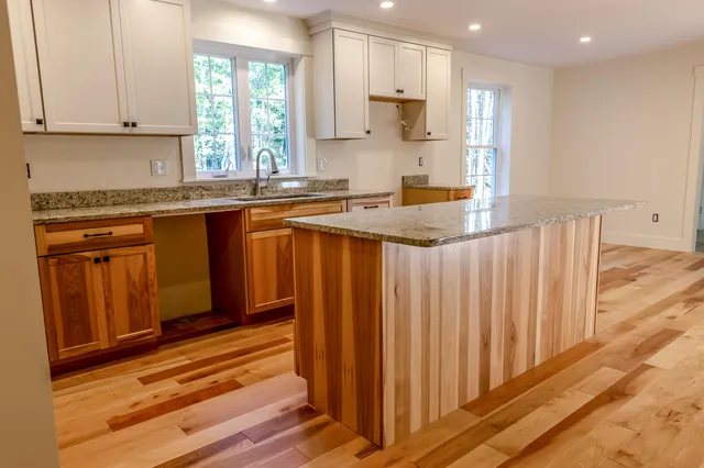 $895,000 | 2 Woods Run, York, ME 03909