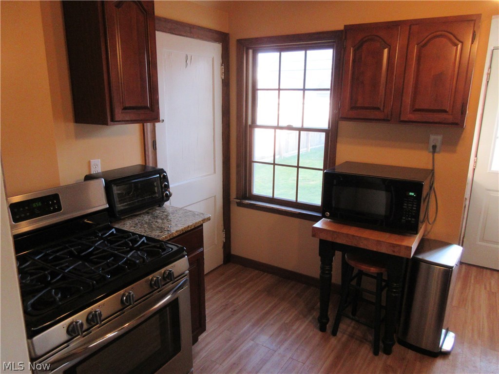 17904 Ingleside Road Cleveland, OH 44119 - Photo 5 of 23 Gallery Image 5