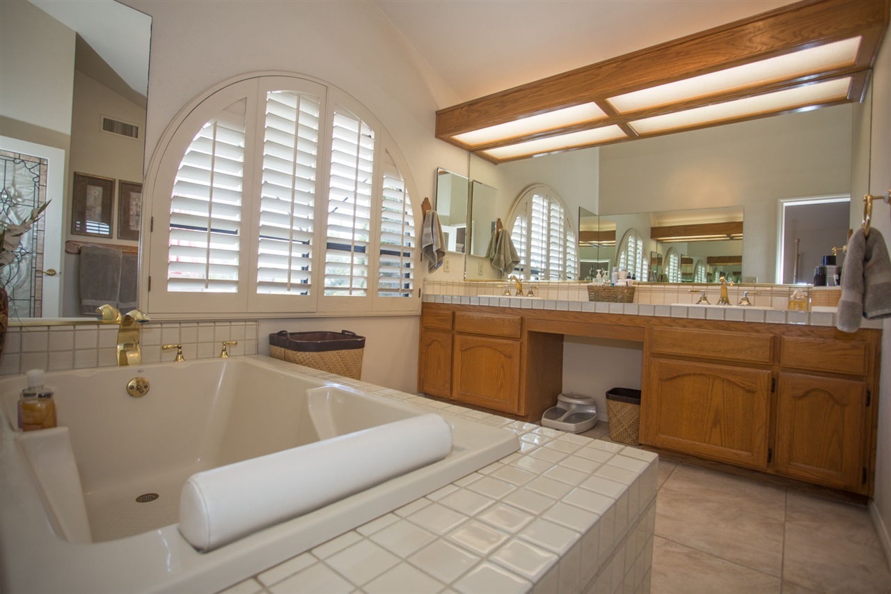 421 Futurity Lane Fallbrook, CA 92028 - Photo 14 of 25 Gallery Image 14