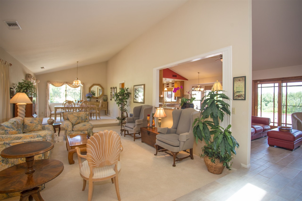 421 Futurity Lane Fallbrook, CA 92028 - Photo 5 of 25 Gallery Image 5
