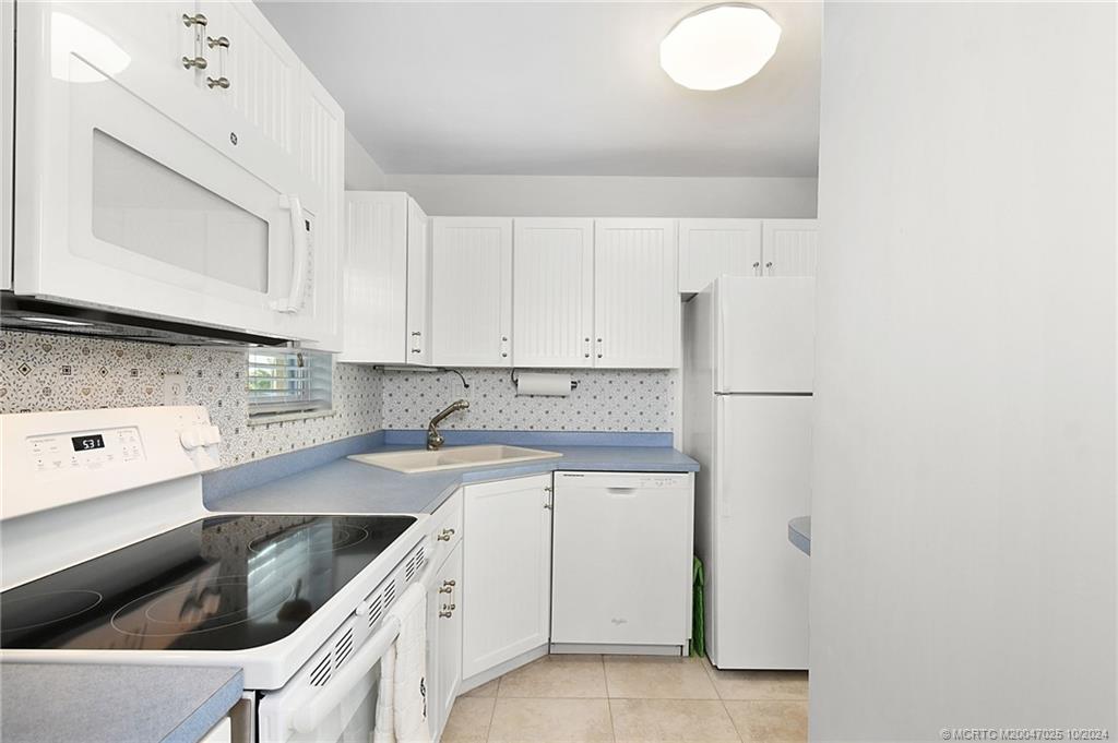 1959 Southwest Palm City Road, Unit D Stuart, FL 34994 - Photo 8 of 27 Gallery Image 8
