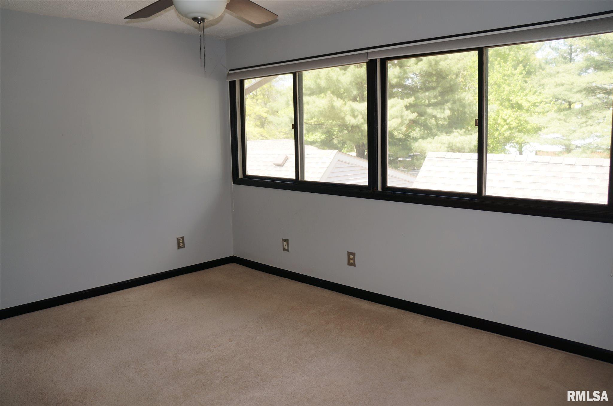 84 Country Place Springfield, IL 62703 - Photo 14 of 40