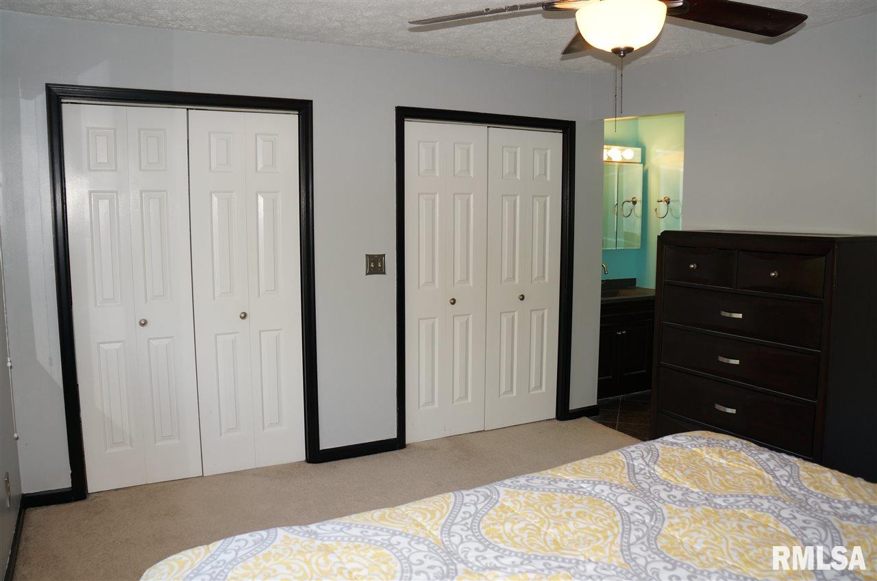 84 Country Place Springfield, IL 62703 - Photo 15 of 40