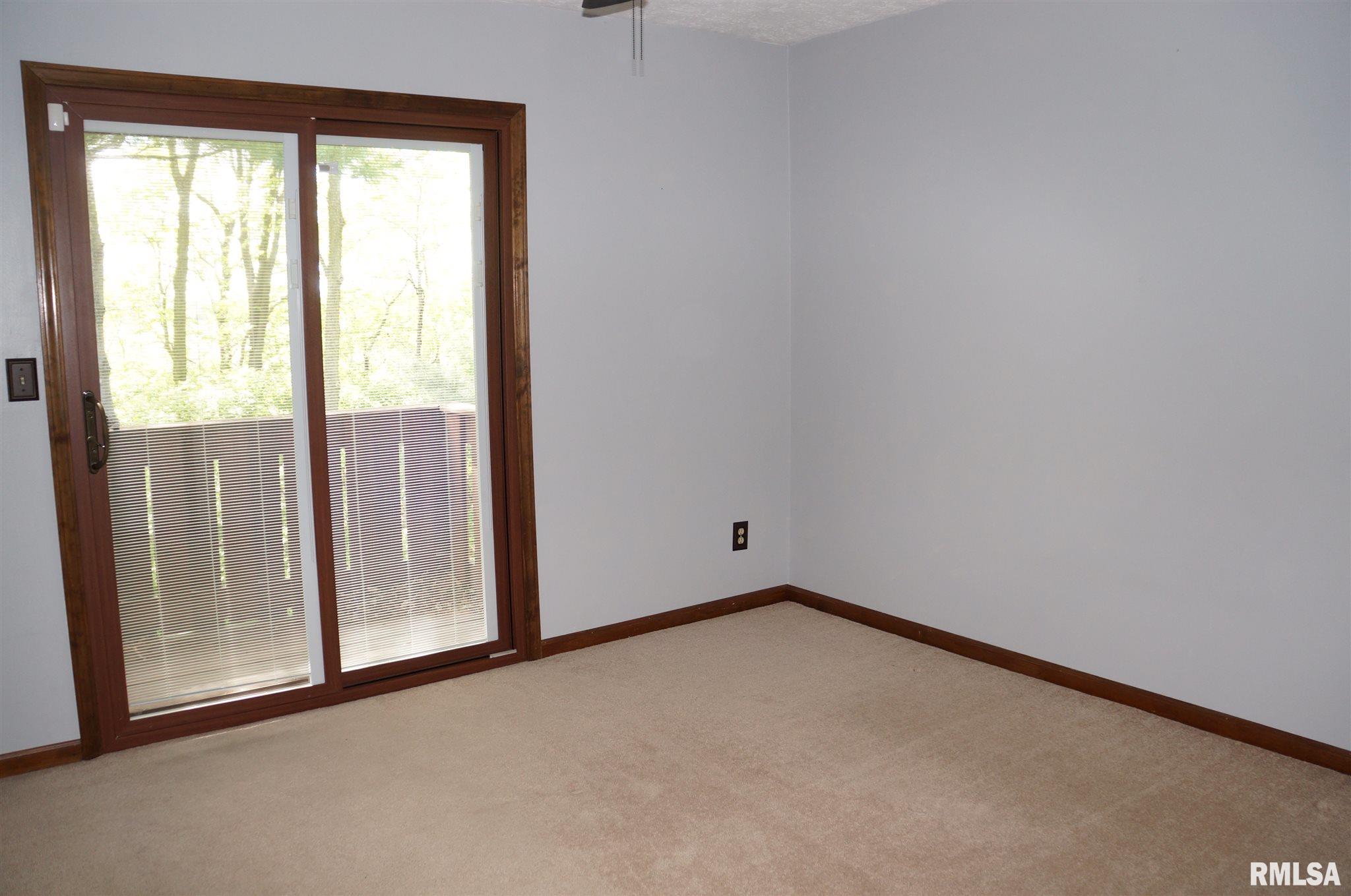 84 Country Place Springfield, IL 62703 - Photo 21 of 40