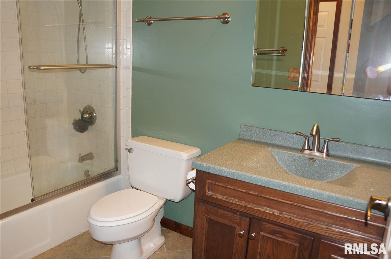 84 Country Place Springfield, IL 62703 - Photo 22 of 40