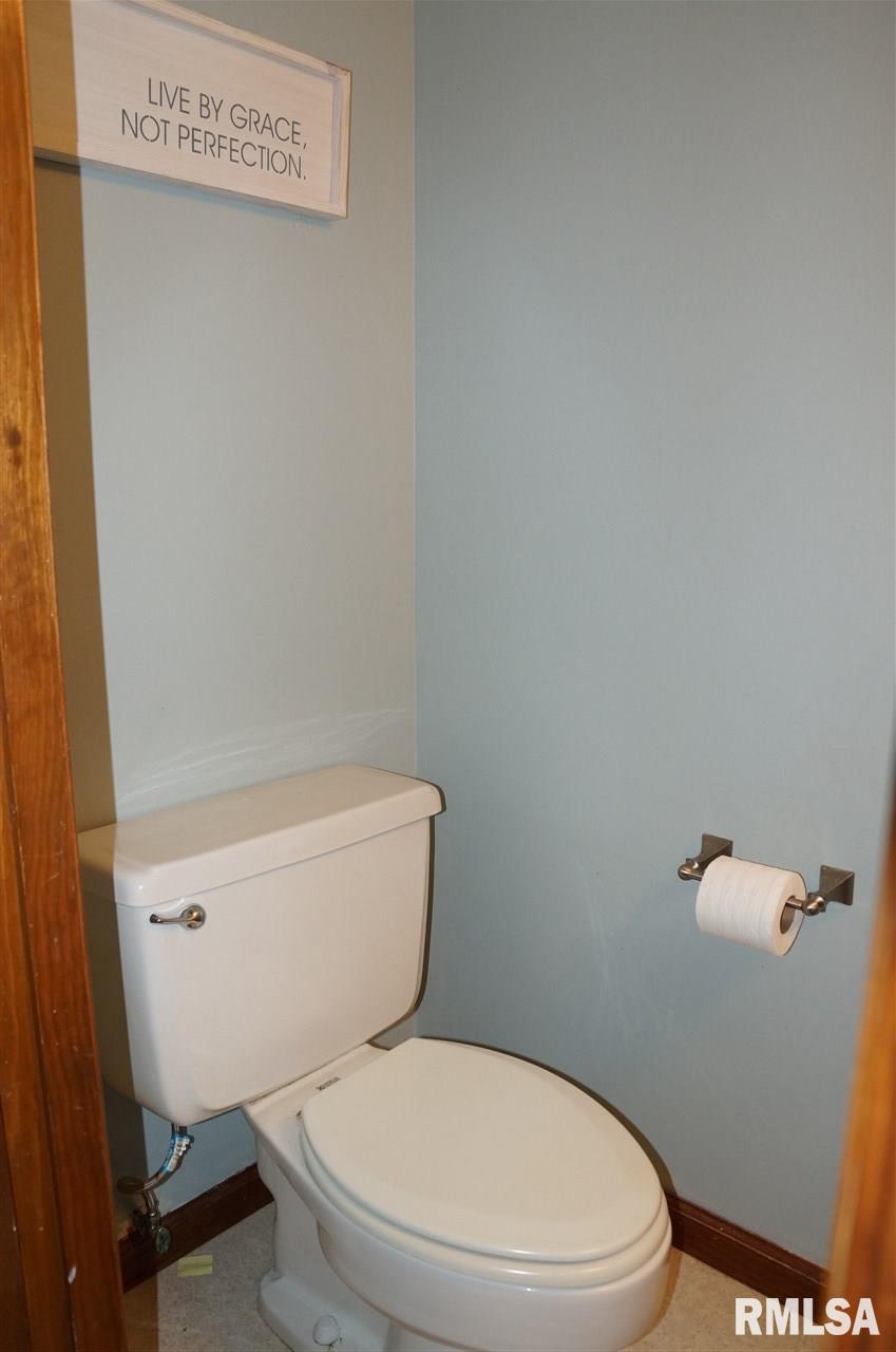 84 Country Place Springfield, IL 62703 - Photo 26 of 40