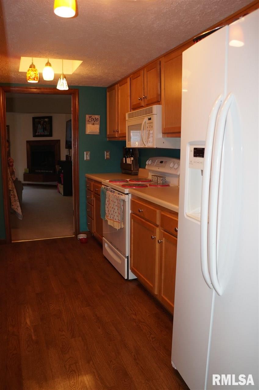 84 Country Place Springfield, IL 62703 - Photo 9 of 40