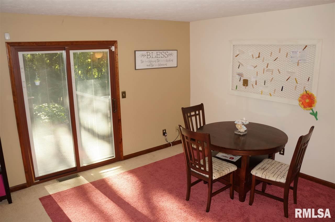 84 Country Place Springfield, IL 62703 - Photo 10 of 40