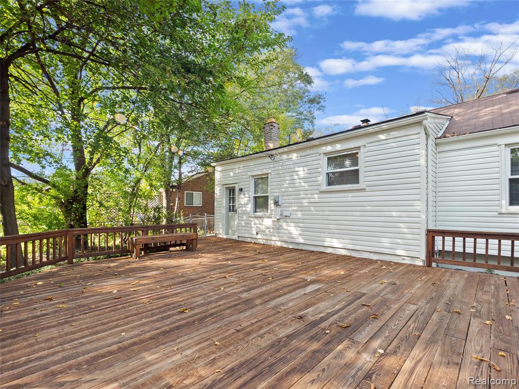 2046 Yorkshire Road Birmingham, MI 48009 - Photo 38 of 43
