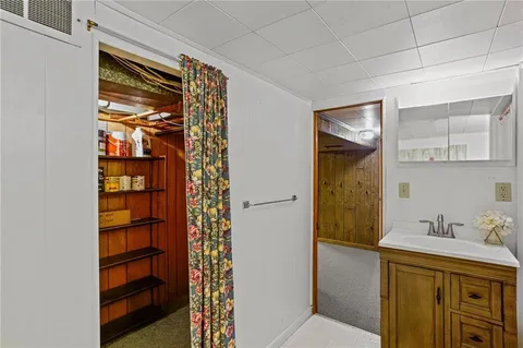 $375,000 | 229 Spruce Street, Zelienople, PA 16063